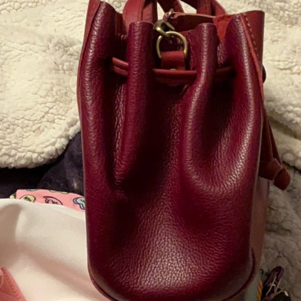 Portland Leather Goods Berry Good Nest Bucket Bag - Picture 5 of 6